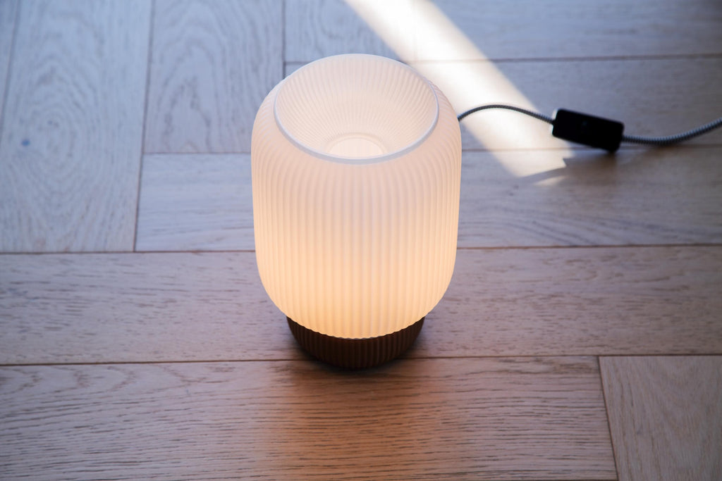 Black Based focus Lamp