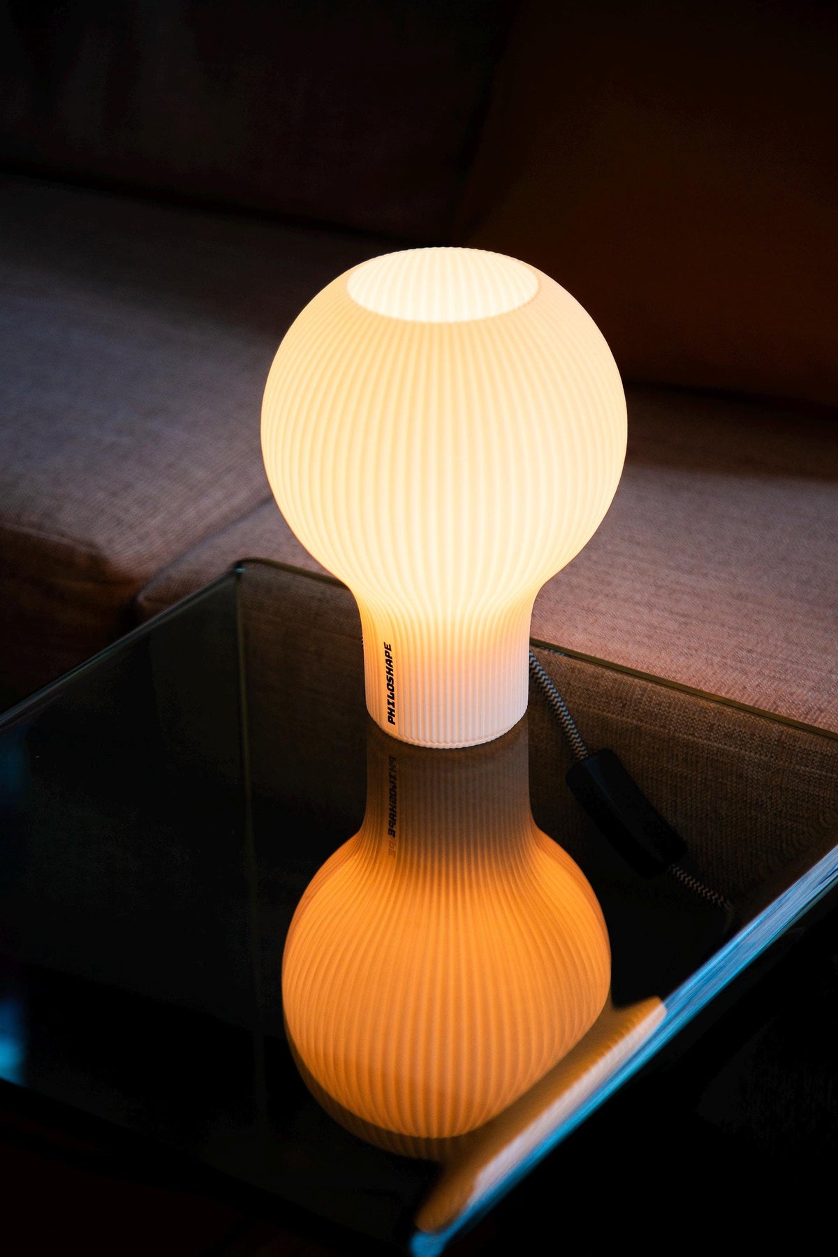Philo Lamp with reflection